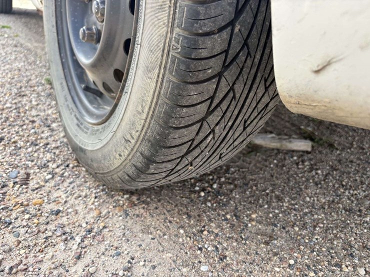 2000-hyundai-accent,-2-door,-175/70r13-tires,-5-speed-manual,-cloth,-receiver-hitch,-161058-miles,-t-image-8