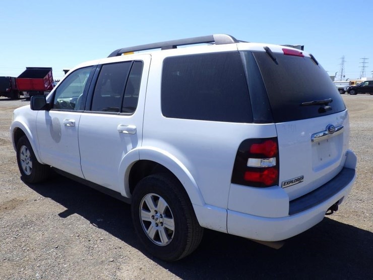 2009-ford-explorer-image-4