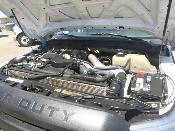 2011-ford-f550-image-28