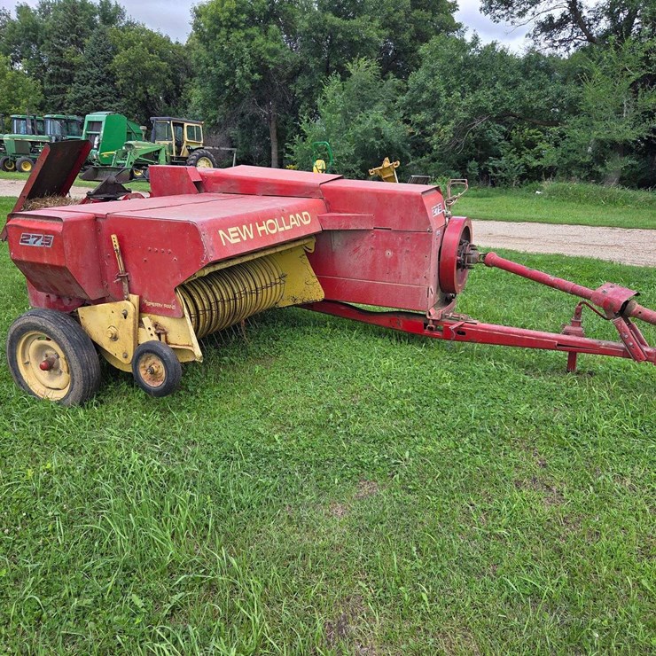NEW HOLLAND 275