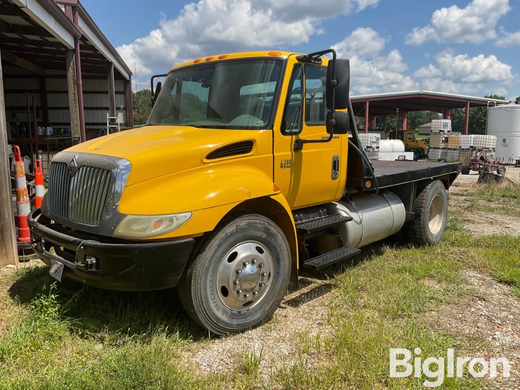 2005-international-durastar-4300-image-1