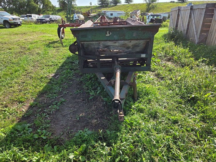 lorenz-10’-x-4’-single-axle-manure-spreader-image-12