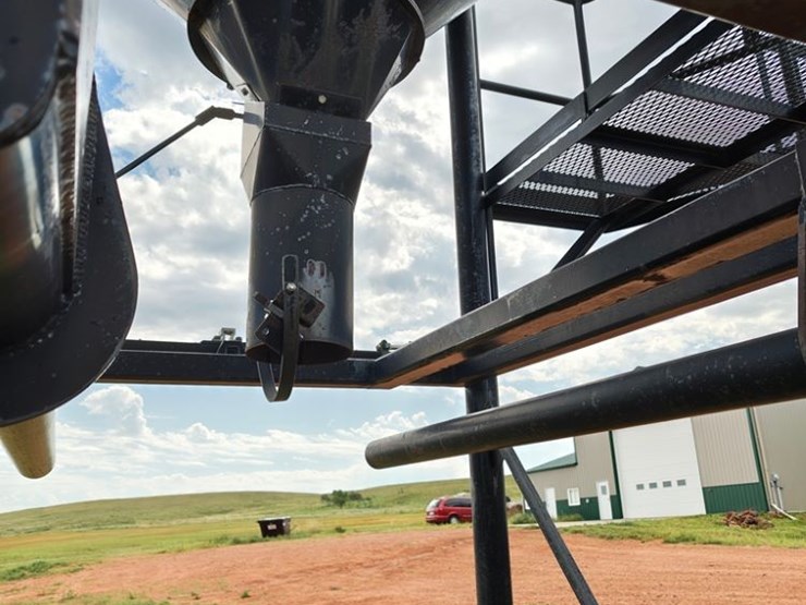 bulk-seed-hopper-(mn1101)-image-7