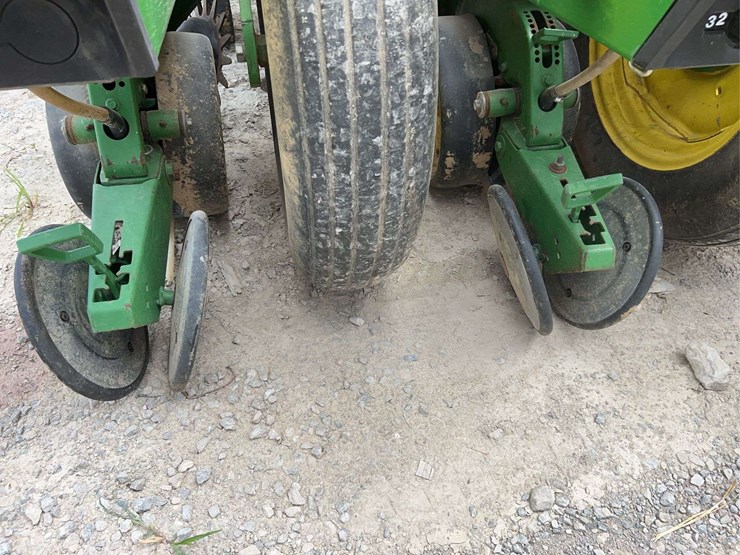 john-deere-7200-image-10
