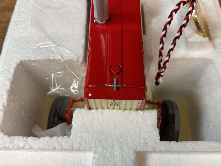 1/16-farmall-706-precision-nib-ertl-image-7