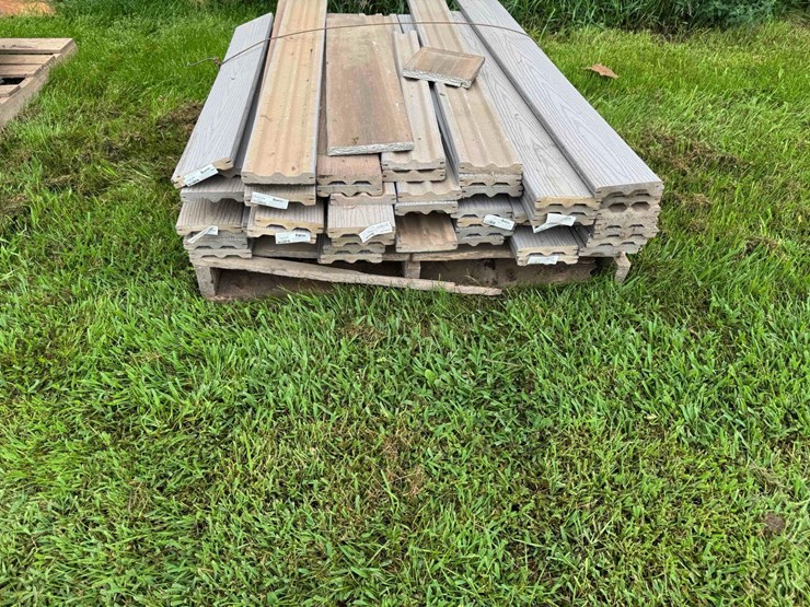 pallet-of-short-composite-decking-image-2