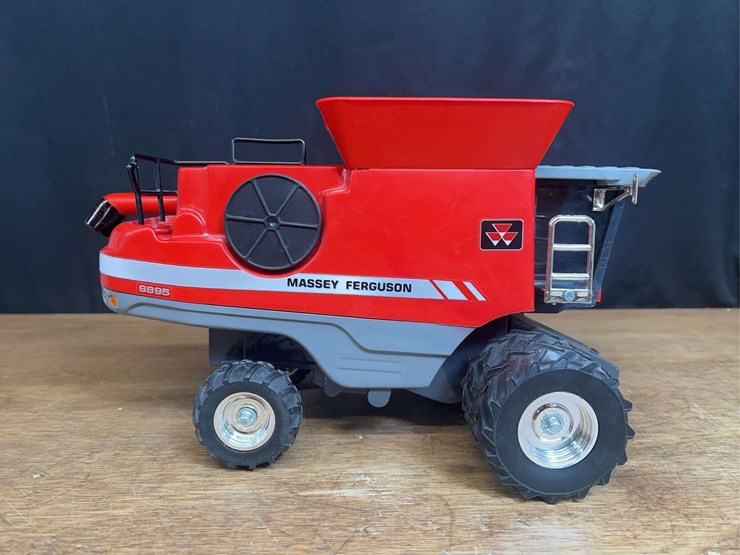 1/24-mf-9895-combine-2006-product-launch-nib-sm-image-6