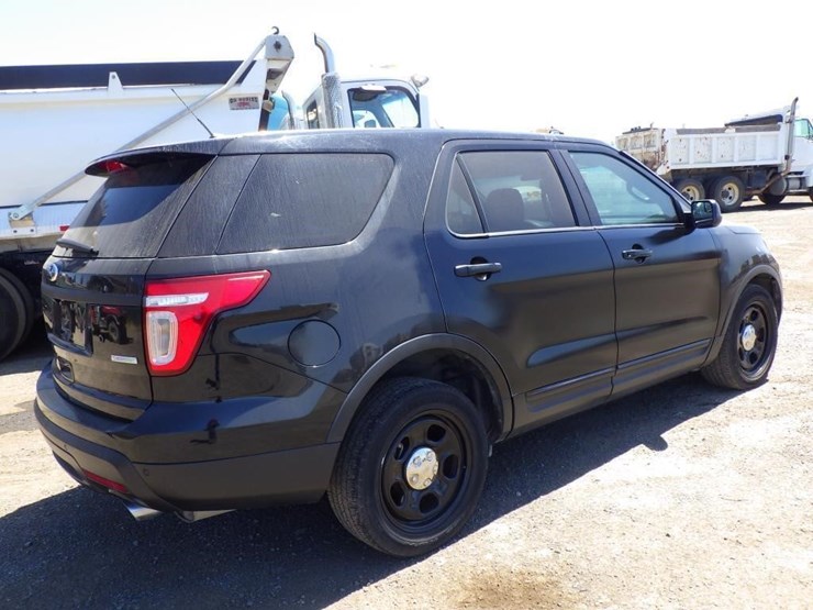 2015-ford-explorer-image-4