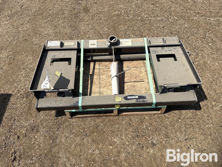 cnh-3-prong-skid-steer-bale-spear-image-2