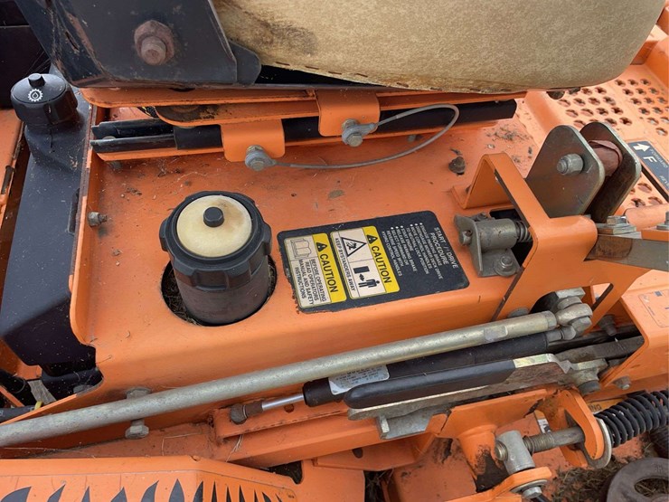 scag-61”-zero-turn-mower-image-14