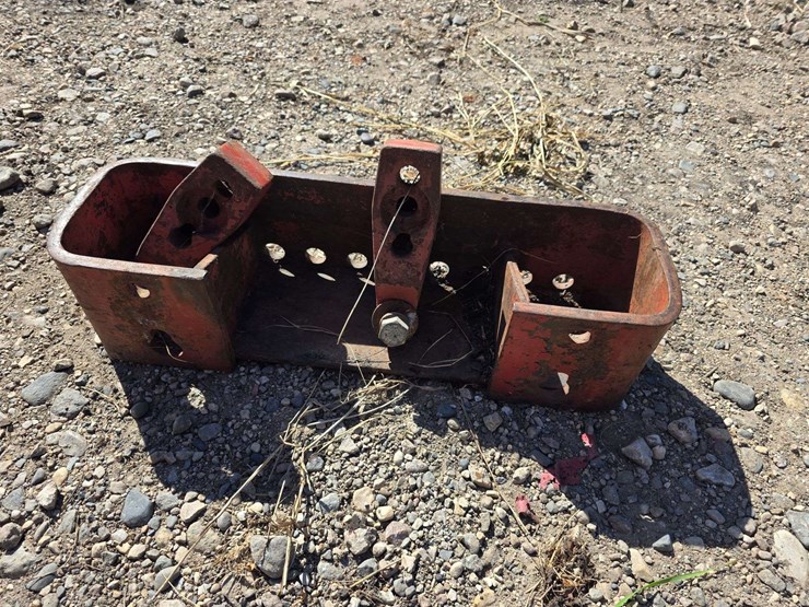 weight-bracket-off-a-66-series-international-tractor-image-3
