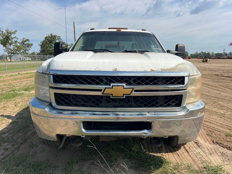2012-chevrolet-3500hd-image-7