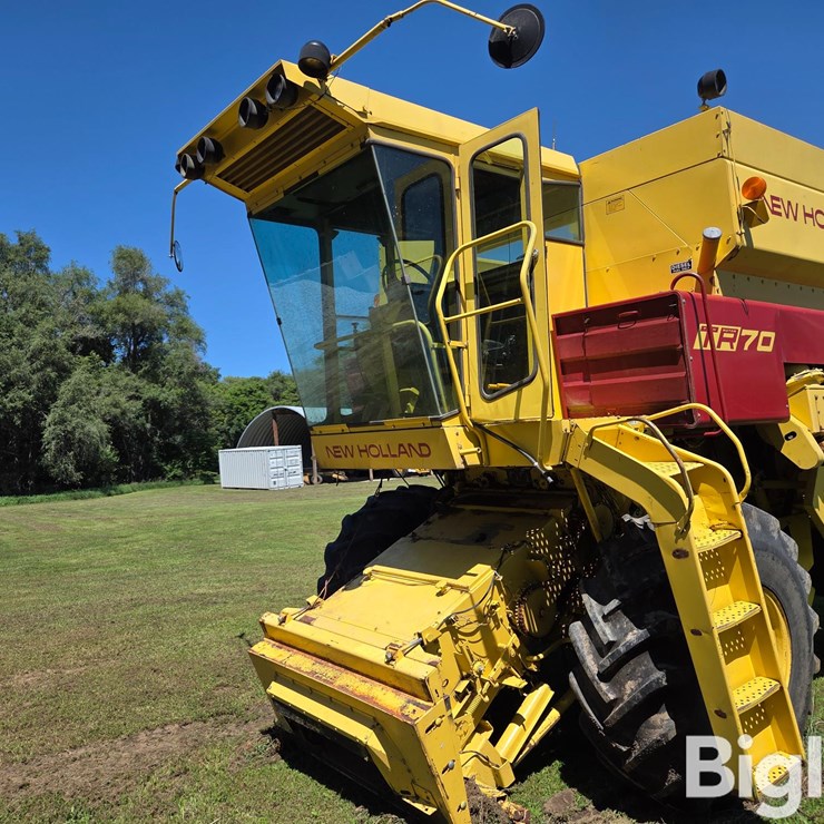 1979 NEW HOLLAND TR70