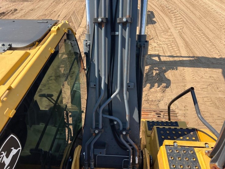 2018-deere-160g-lc-image-36