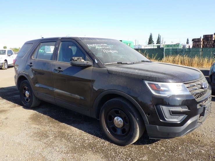 2017-ford-explorer-image-3