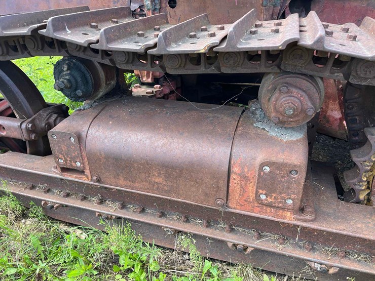 international-td14-crawler-image-24