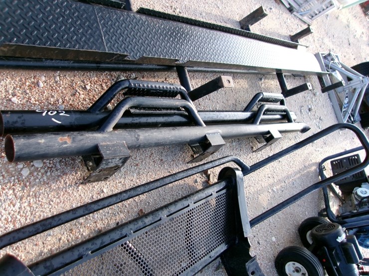 set-steps-off-ford-image-1