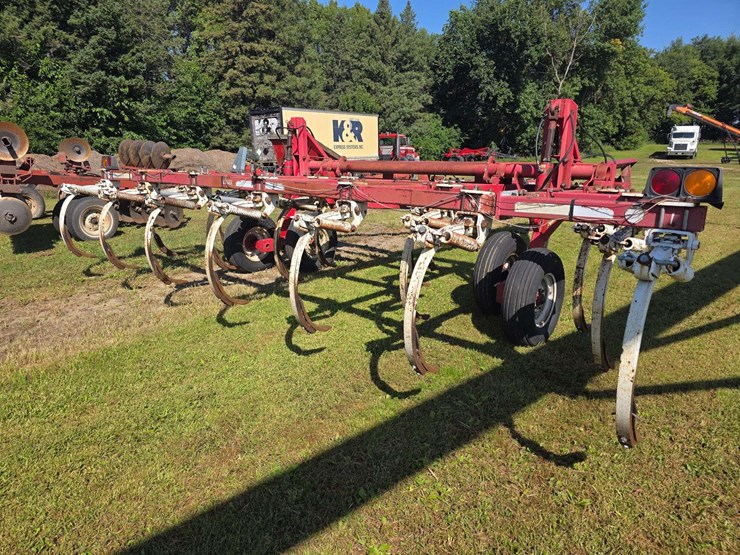 wil-rich-18’-chisel-plow,-all-points-cab-be-flipped,-9.5l-15-tires-on-6-bolt-rims,-does-have-some-we-image-11