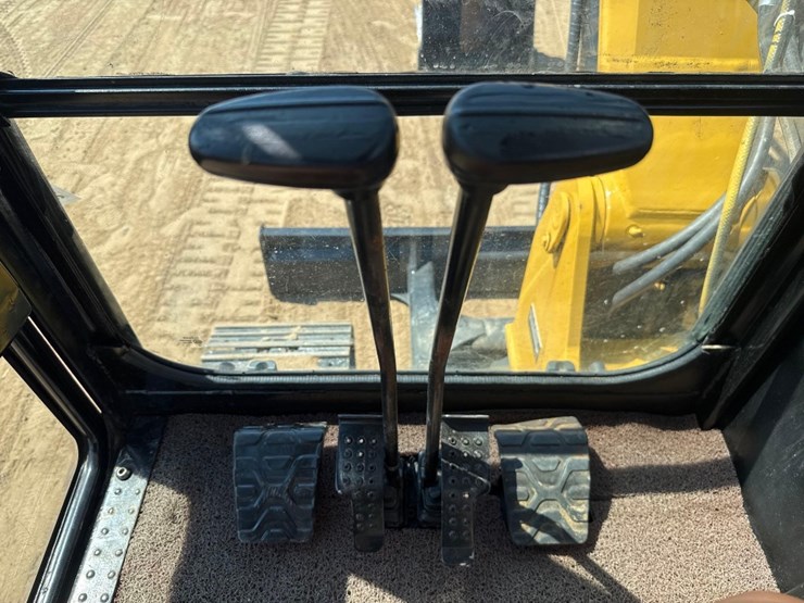 2016-caterpillar-306e-image-32