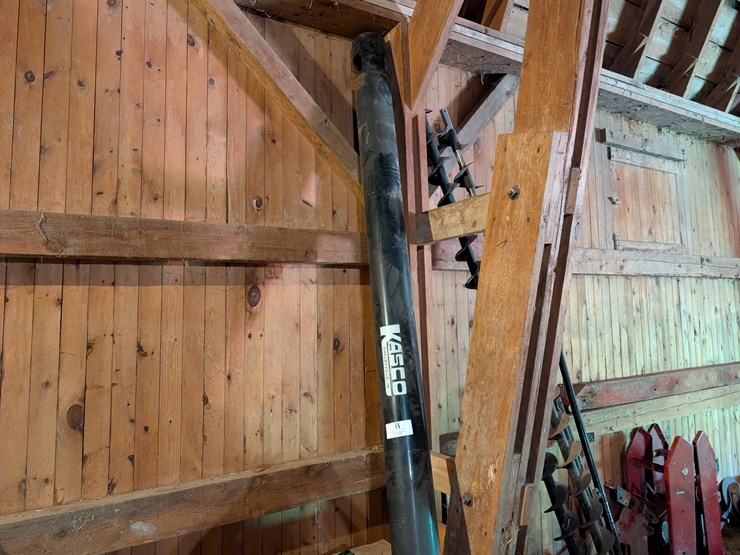 #3047-•-kasco-7"-fertilizer-auger-image-1