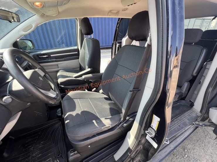 2010-dodge-grand-caravan-se-image-23