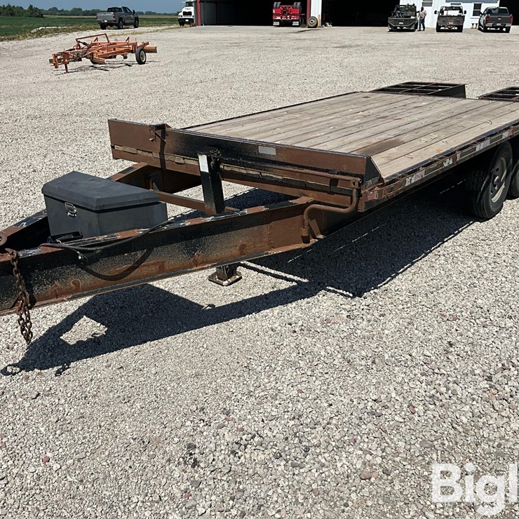 2011 TITAN TRAILER