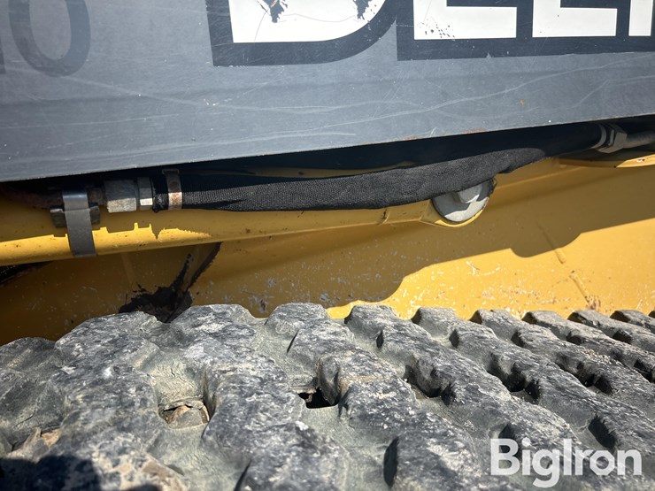 2013-deere-323d-image-20