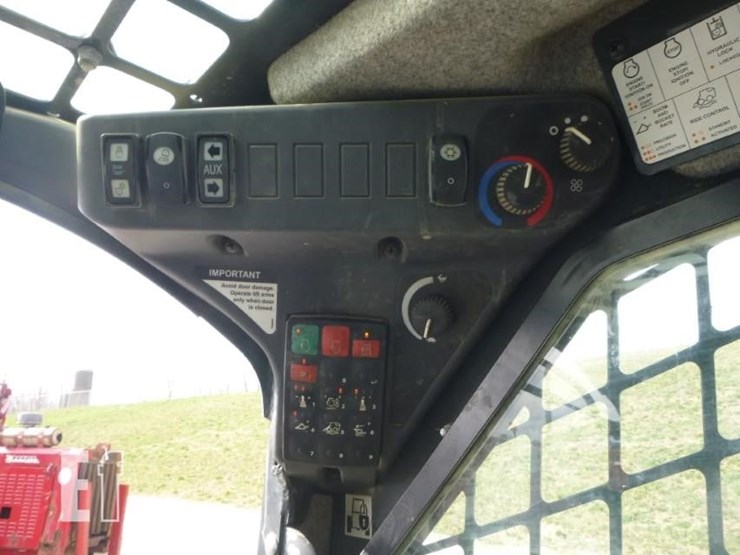 2023-deere-325g-image-8
