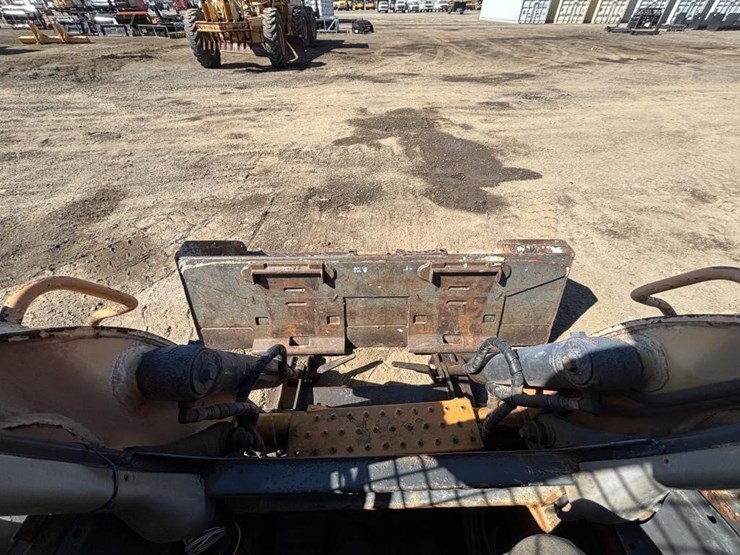 2015-case-sr240-image-21