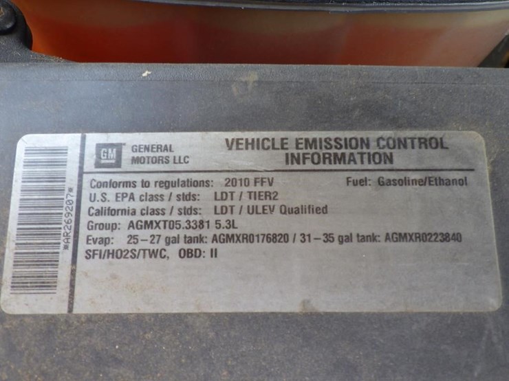 2010-chevrolet-suburban-image-12
