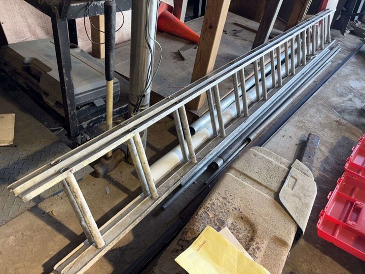 12’-aluminum-ext-ladder-image-1