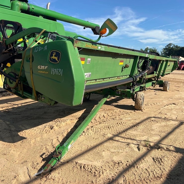 JOHN DEERE 635F
