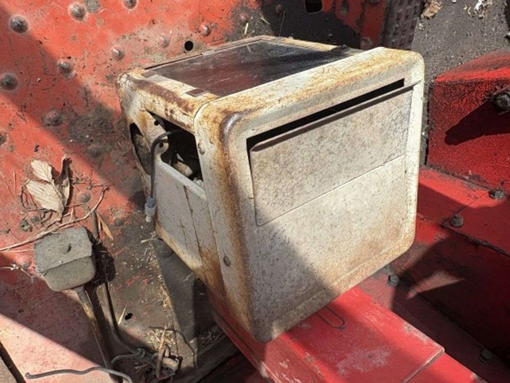 massey-ferguson-205-image-36