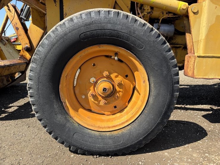 massey-ferguson-mf34a-image-23