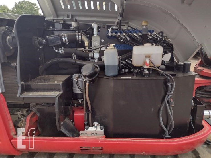 2022-takeuchi-tb290-image-42