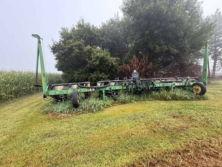 2006-john-deere-7300-image-2