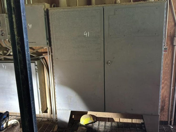 #147-•-all-electrical-boxes-on-upstairs-east-wall-image-13