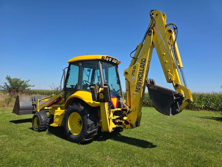 new-holland-lb75-image-8