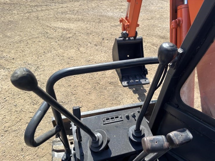 kubota-sr25-hydraulic-excavator-image-26