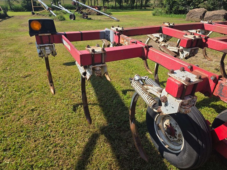 wil-rich-18’-chisel-plow,-all-points-cab-be-flipped,-9.5l-15-tires-on-6-bolt-rims,-does-have-some-we-image-9