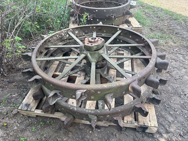 (2)-john-deere-steel-wheels-image-3