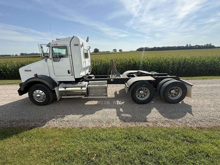 2007-kenworth-t800-image-14