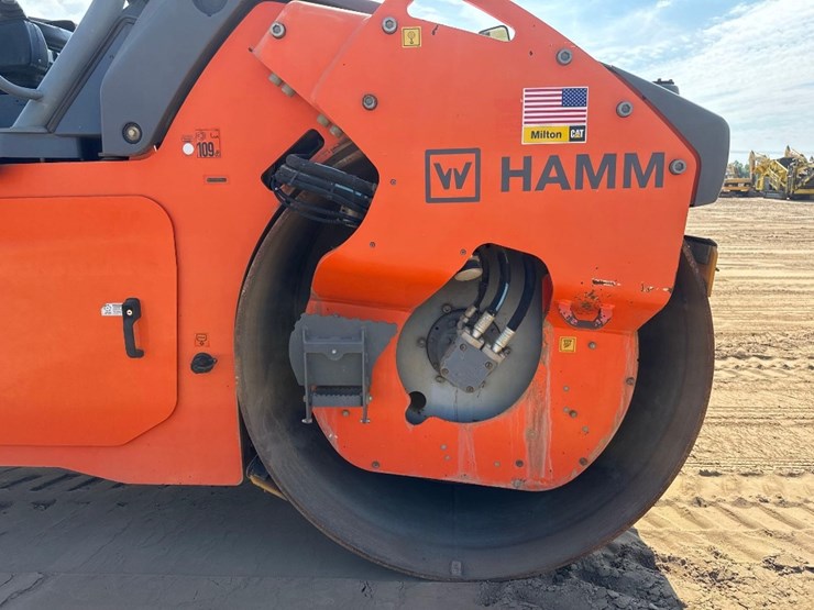 2016-hamm-hd+-120i-smooth-double-drum-roller-image-11