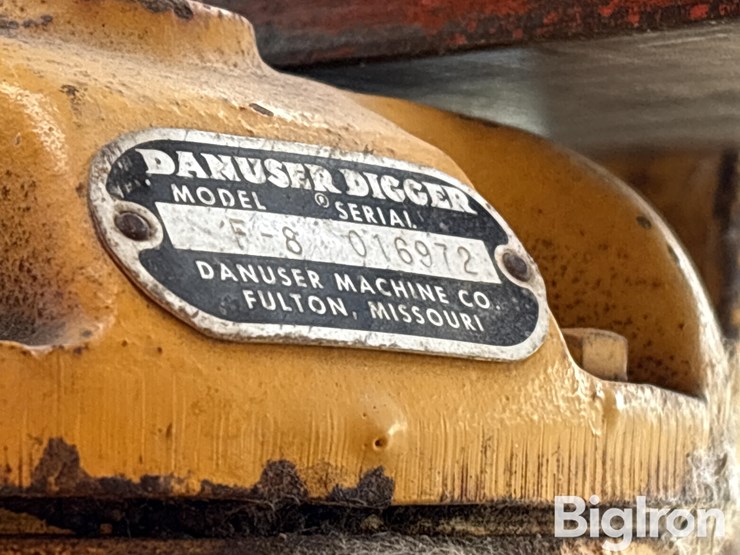 danuser-f-8-3-pt-post-hole-auger-image-17