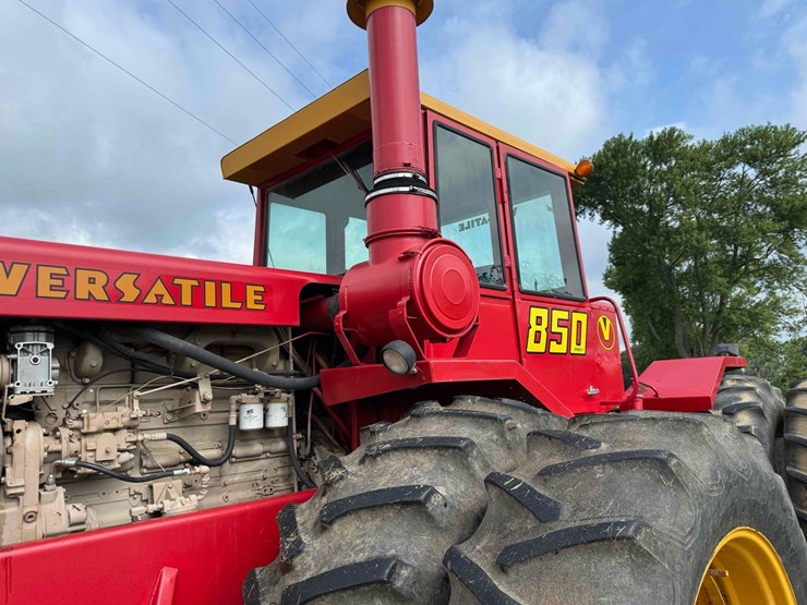 1976-versatile-850-image-11