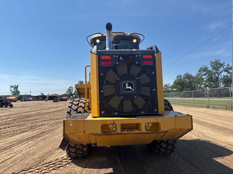 2016-deere-624k-image-7