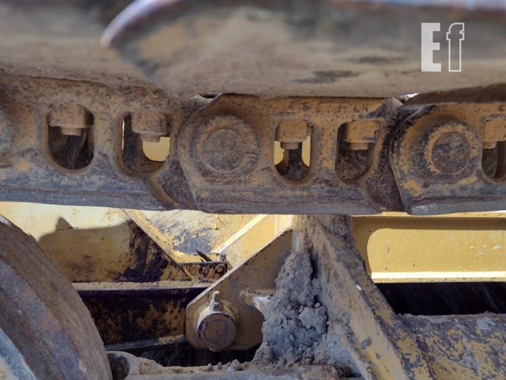 2004-deere-650h-image-25