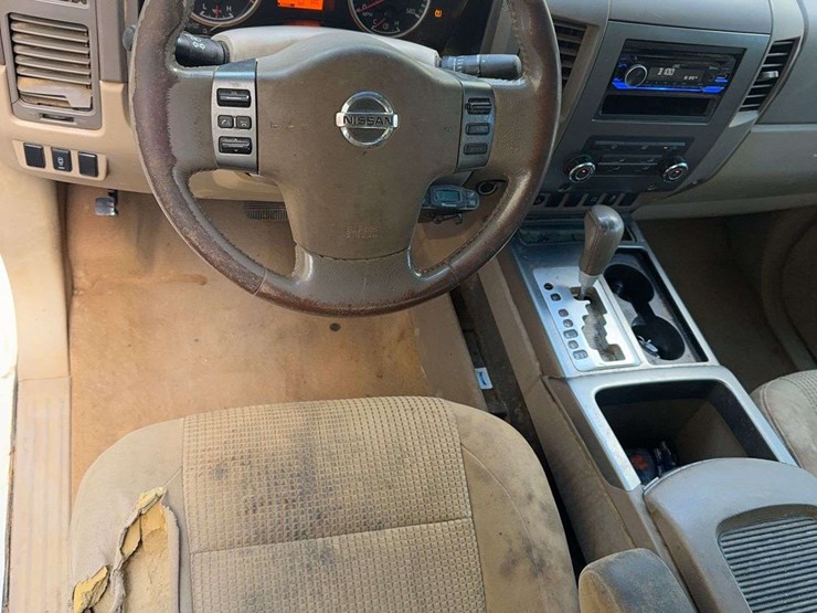 2012-nissan-titan-image-15