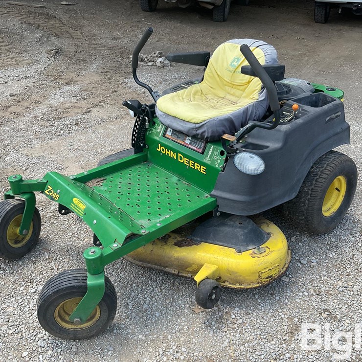 JOHN DEERE Z245