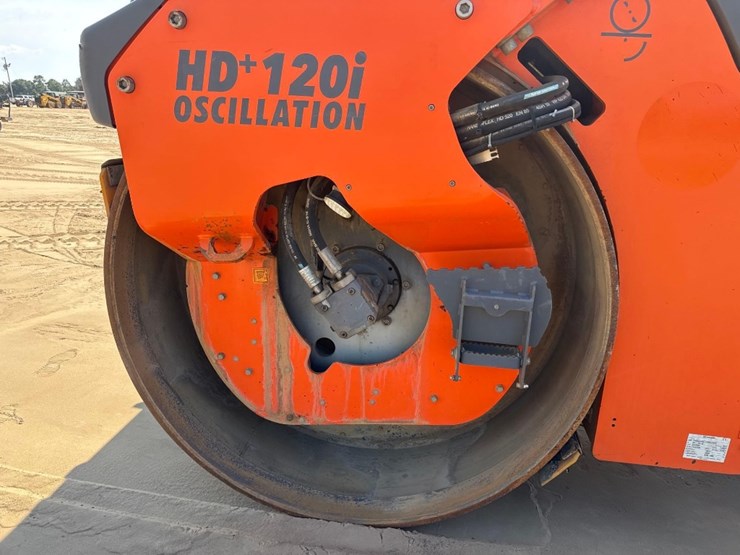 2016-hamm-hd+-120i-smooth-double-drum-roller-image-12